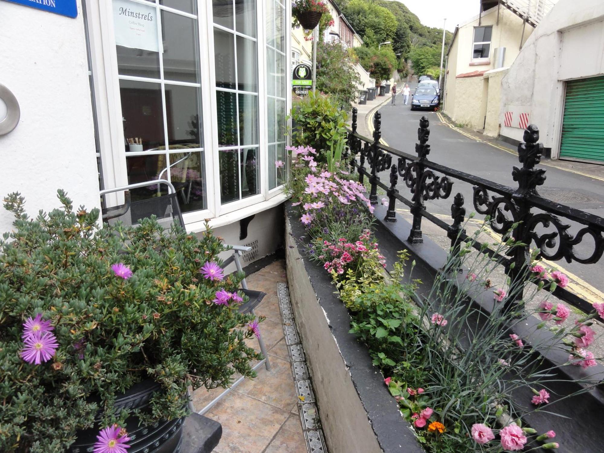 Edelweiss Guest House Douglas Exterior photo